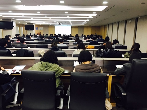한국마이크로크레디트 신나는조합이 3월 30일 2017년 사회적기업 사업보고서 작성 설명회를 개최하였다