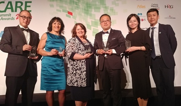 CJ제일제당 안전경영담당 전명우 부장(우측에서 세번째)이 미국 시카고에서 열린 2018 Duty of Care Awards에서 대상을 수상한 글로벌 기업 담당자들과 함께 기념 촬영을 하고 있다.