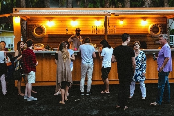 Roam Miami Weekend Evening Drinks by Popup Bar Container (Credit : Roam, Tom Bender)
