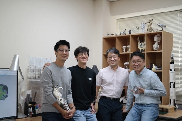 사진: 왼쪽부터 김용재 대표, 최병준 COO, 노창현 CTO, 이연백 대표