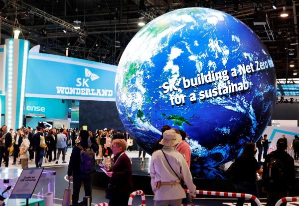 사진: CES 2024에 참가한 SK그룹 전시관