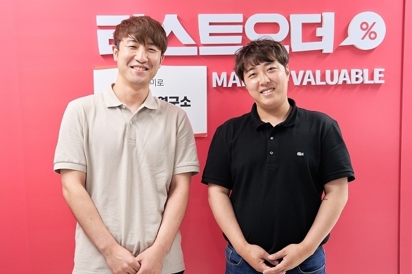 사진: 왼쪽부터 (주)웰바이 정홍대 대표 (주)미로 오경석 대표 순 / 미로 제공
