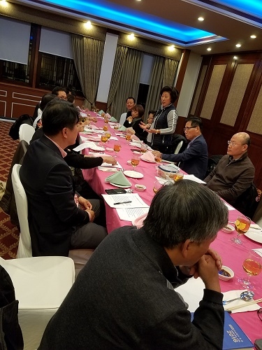 <사진설명 윤수잔 이사장의 인삿말>