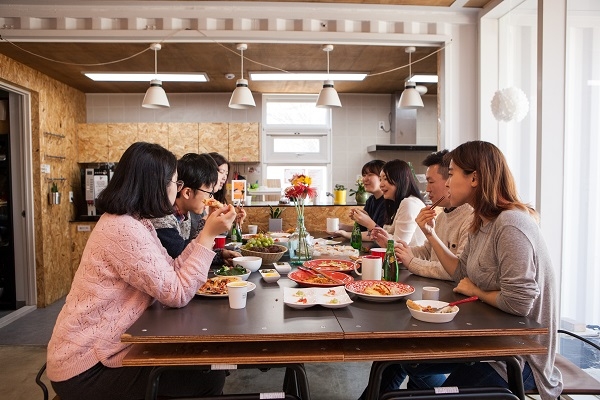 국내 최대 모임공간 플랫폼 스페이스클라우드와 셰프요리 음식배달 서비스 플레이팅이 전략적 제휴를 맺었다