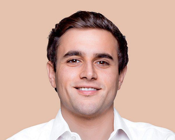 Gadget Flow CEO Evan, Varsamis