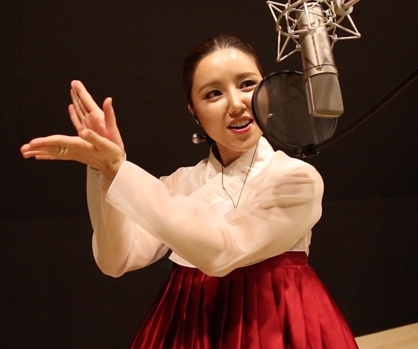 <핑크퐁 상어 가족에 참여한 박진선 명창>
